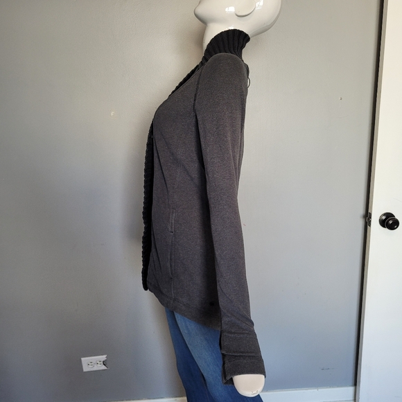 Lululemon Bliss Break Wrap, GUC, Size 2 - Picture 6 of 9